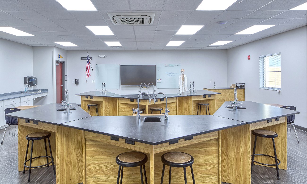 Learning space with curved counter and seating